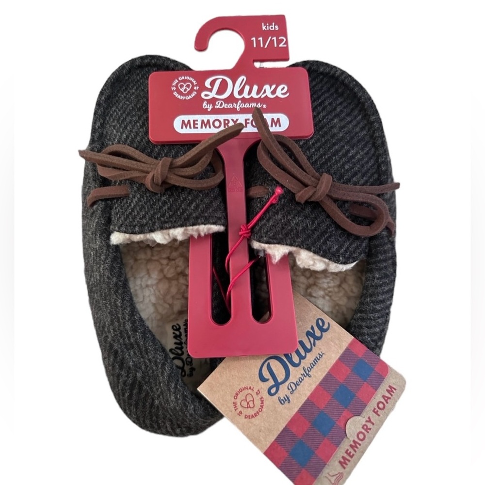 NWT Youth Boys Dluxe by Dearfoams Memory Foam Slippers 11/12